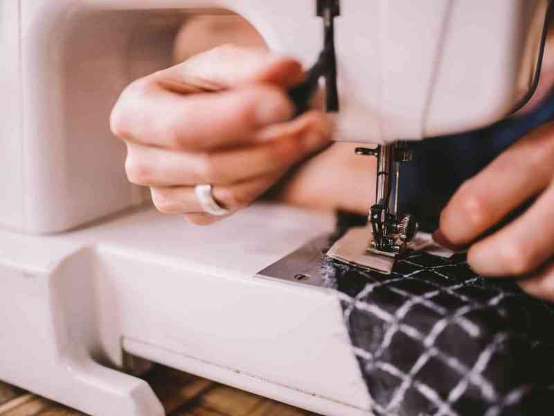 4 Free Sewing Classes Near You Right Now